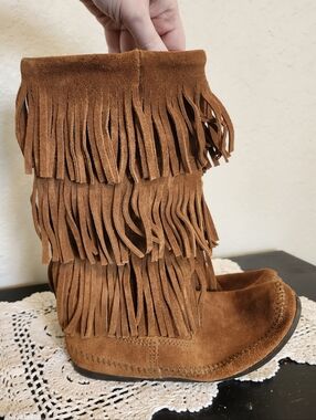 Minnetonka Brown Fringe Suede Mid-Calf Moccasin Boots - 7